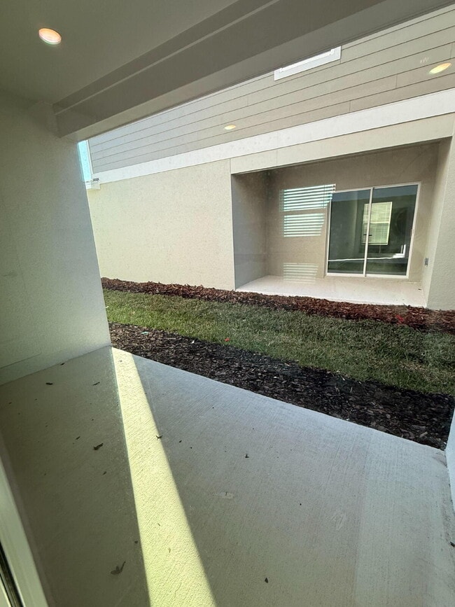 Building Photo - "Embrace Tranquil Living in this Spacious 3-Bedroom, 3-Bath Sanctuary on Zen Way!"