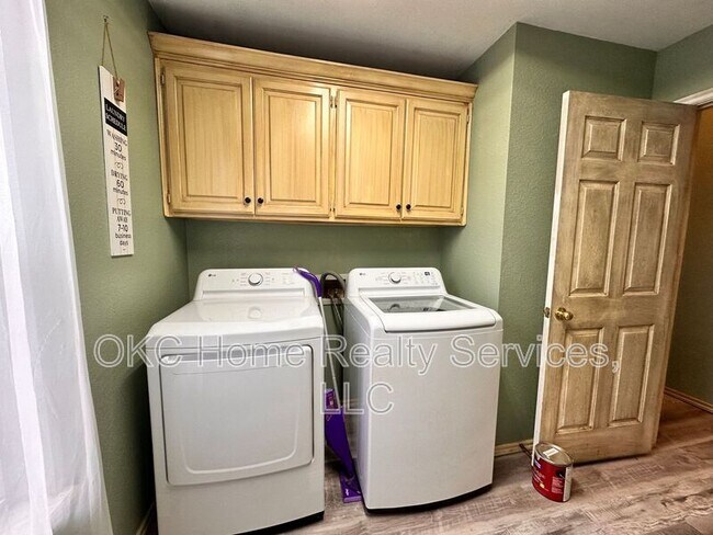 Building Photo - 10716 NW 31st Terrace