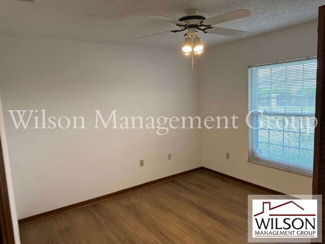 Building Photo - 1420 Flamingo Dr