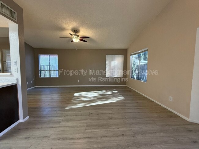 Building Photo - 8771 W Grovers Ave