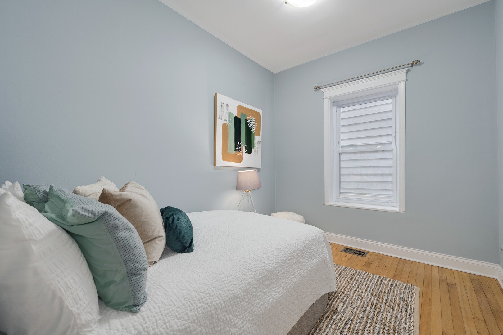 Building Photo - 3805 N Ravenswood Ave