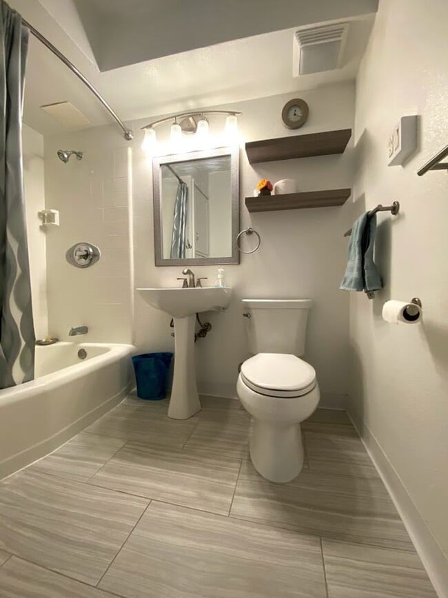 Building Photo - Emerson Court, Punchbowl Makiki 2 bedroom ...