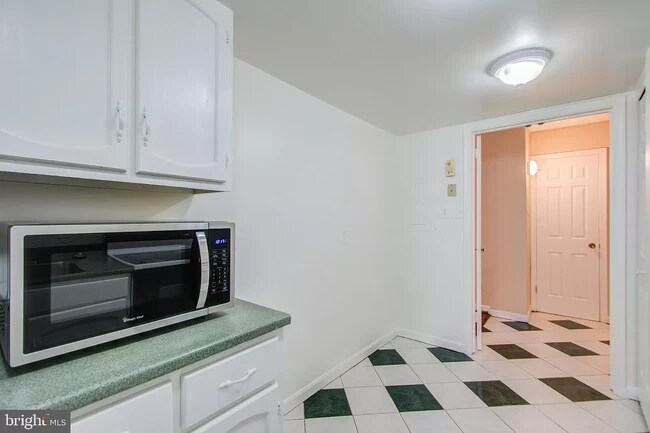 Kitchen - 118 Monroe St