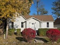 Building Photo - 2 bedroom Mukwonago home