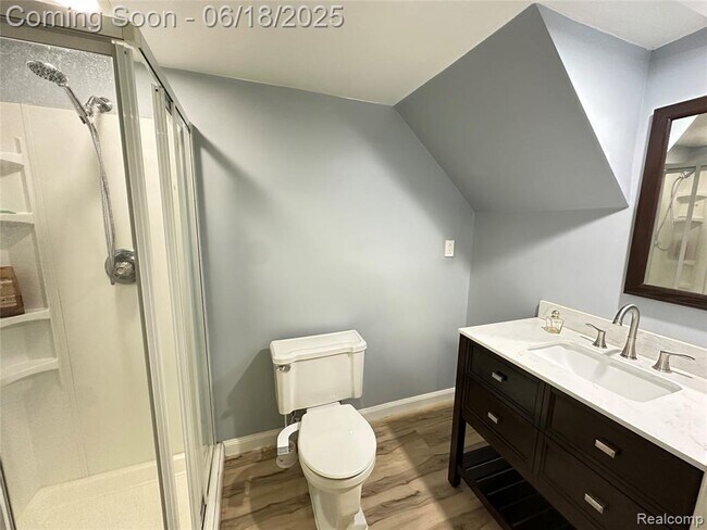 Building Photo - 2759 Saratoga Dr