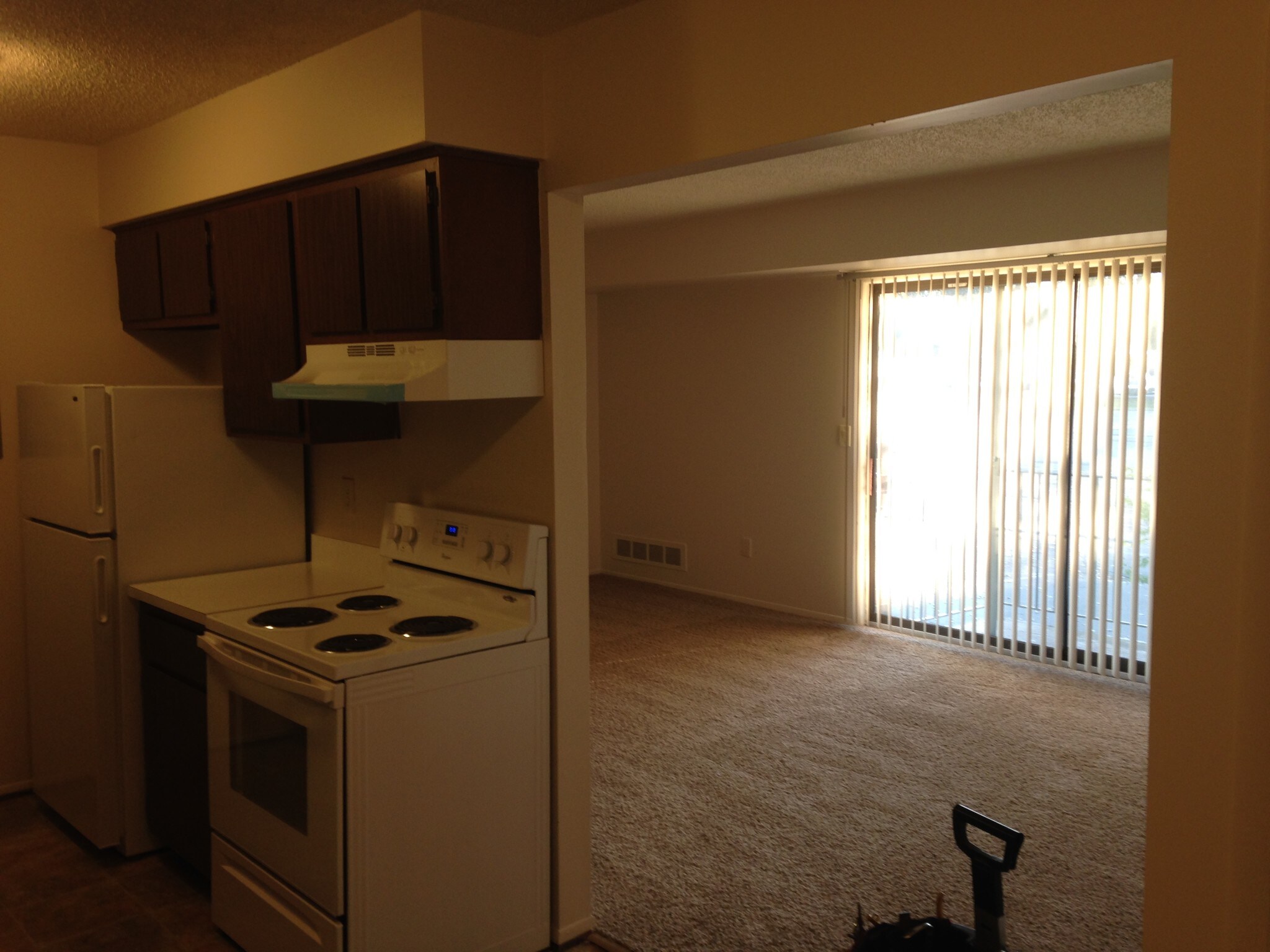 KIT/ DINING TO LIVING RM - 28710 5 Mile Rd