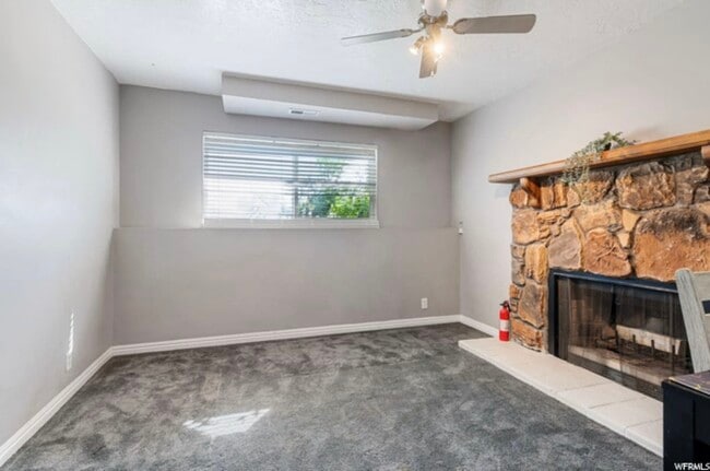 Building Photo - 5579 Deerbrush Cir
