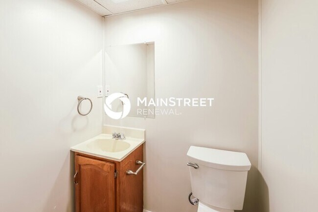 Building Photo - 3 Bedroom Pet-Friendly Home in KANSAS CITY, MO with Main Street Renewal