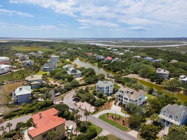 Building Photo - 1441 Debordieu Blvd