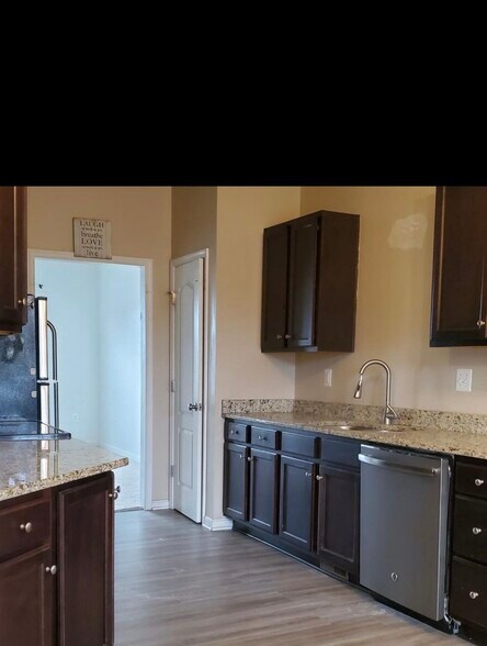 Building Photo - 7125 Durrette Rd