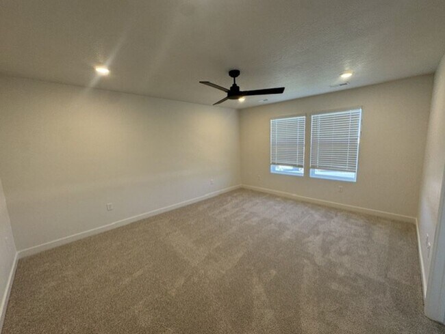 Building Photo - 2808 W 2720 N