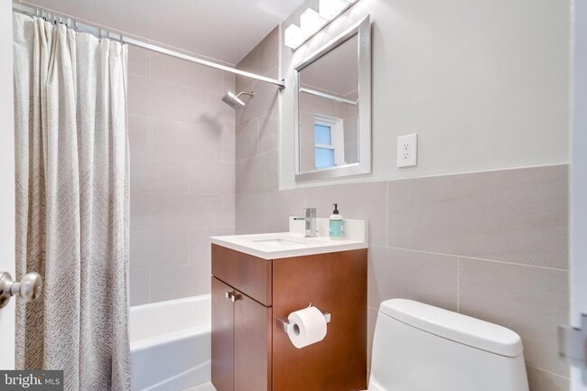 Building Photo - 3315 Pendleton Dr