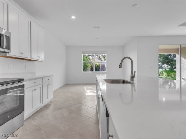 Building Photo - 4029 NW 37th Ave