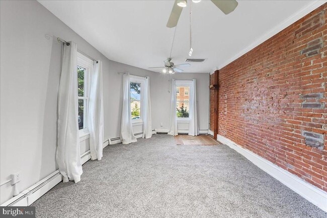 Building Photo - 240 W Miner St