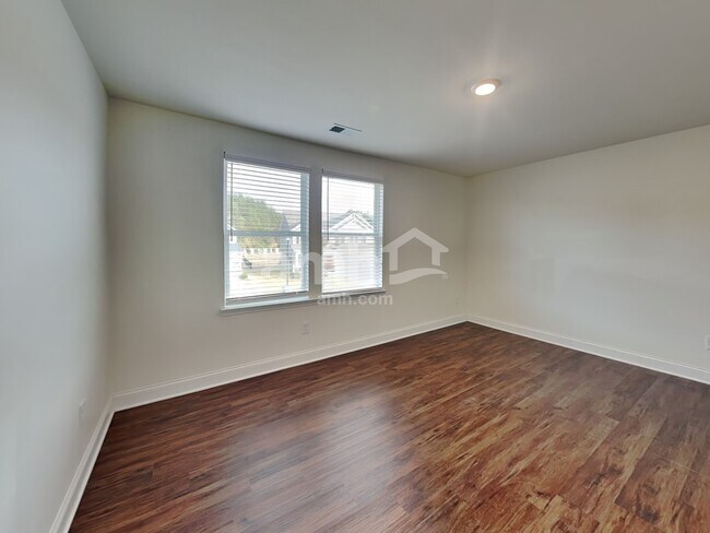 Building Photo - 768 Carnaby Ln