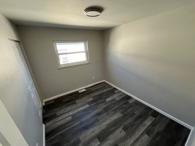 Building Photo - 67 Brooks St