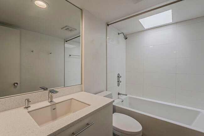 Building Photo - 4411 N 40th St