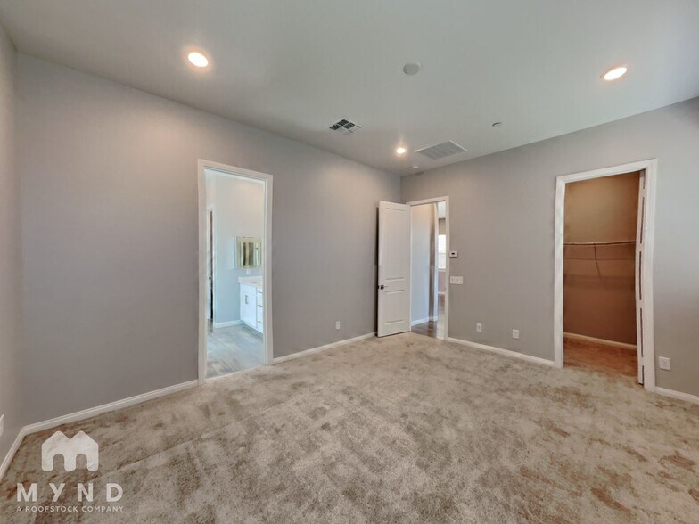 Building Photo - 12577 Huckleberry Oak Ave