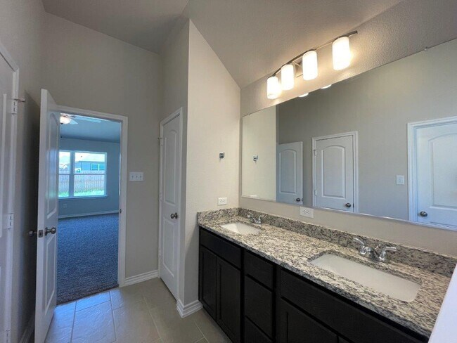 Building Photo - 7726 Merry Oaks Cv