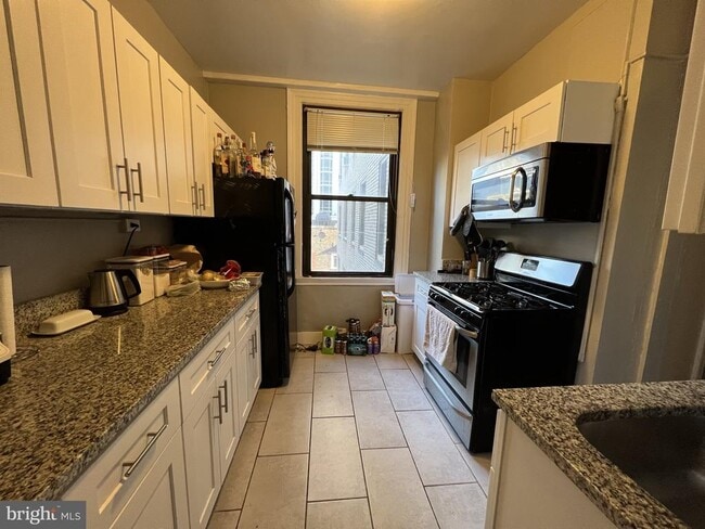 Building Photo - 2031 Locust St