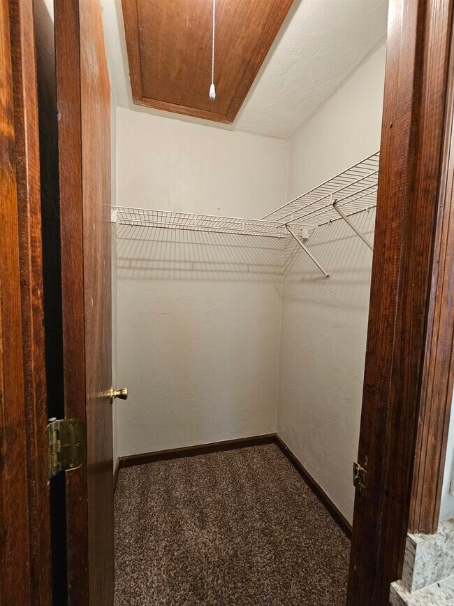 Building Photo - 2917 Woodrich Dr