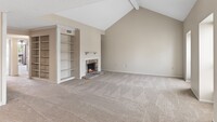 Building Photo - 2 Bedroom Upstairs Condo - Community Pool