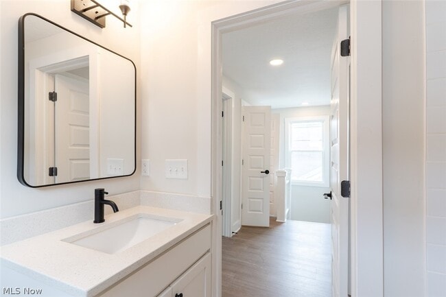 Building Photo - 1464 E 123rd St