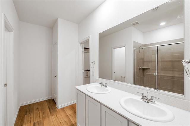 Building Photo - 4905 Woodloch Dr