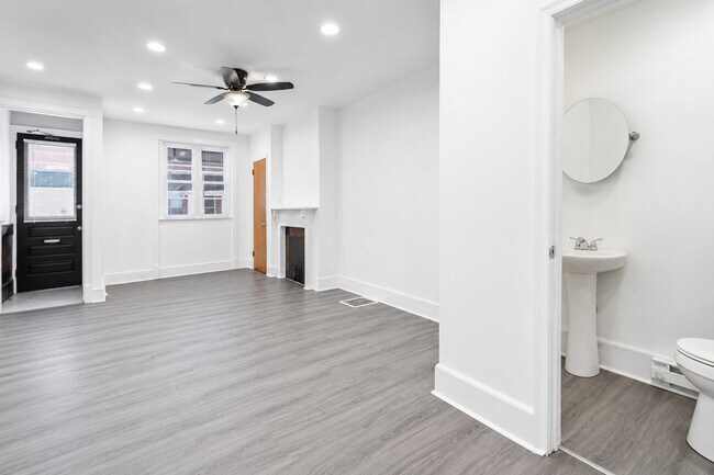 Building Photo - 45 N Lindenwood St