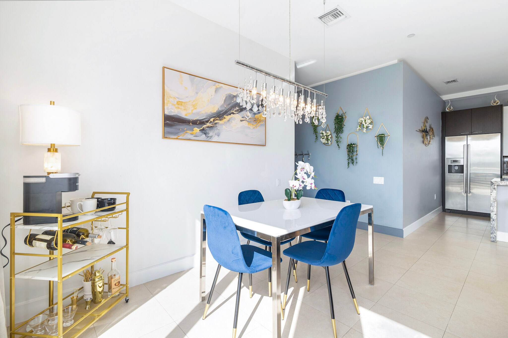 Building Photo - 111 SE 2nd St