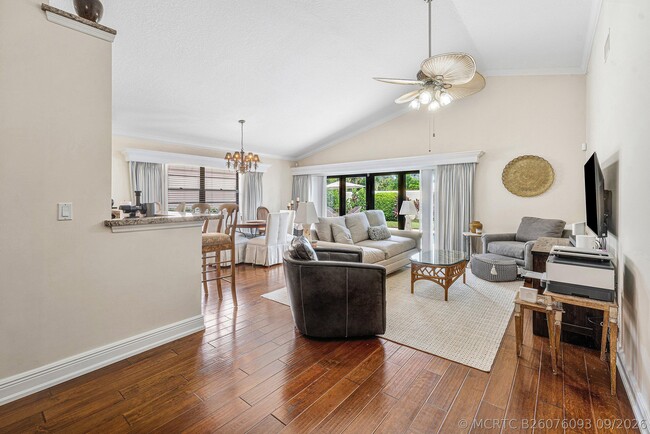 Building Photo - 2530 La Lique Cir