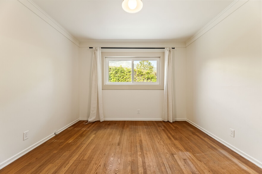 Building Photo - 3205 Fairesta St