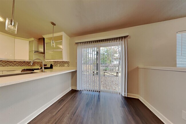 Building Photo - 40 Rockfern Rd