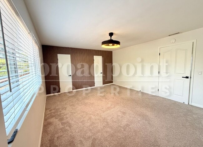 Building Photo - 203 Chapalita Dr