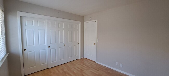 Building Photo - 320 Stamper Cir