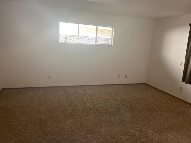 Building Photo - 7731 Filice Dr