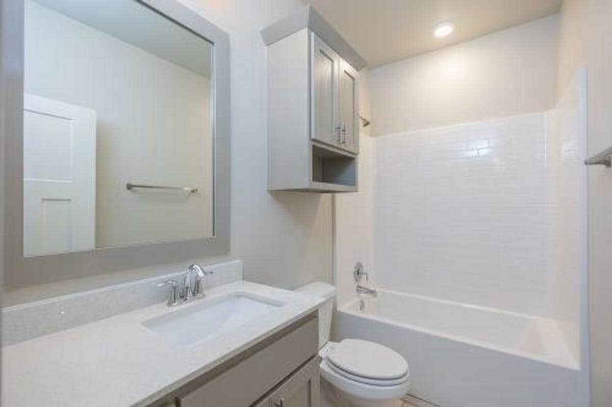 Building Photo - 512 NW 179th Cir