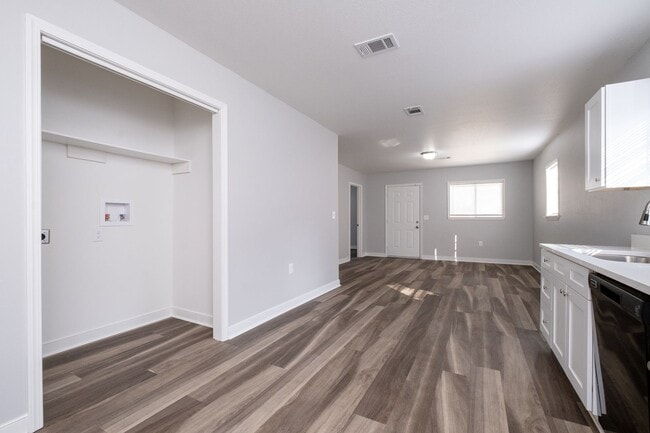 Building Photo - 1624-1626 Brown