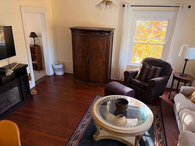 Building Photo - 3004 N Lincoln St