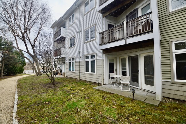 Building Photo - 3250 Fairfield Ave