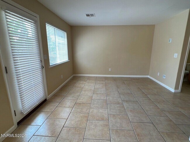 Building Photo - 5765 Vista Serena Way