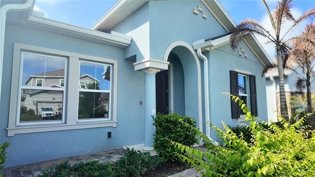 Building Photo - 6366 Lakepine St