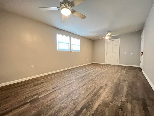 Building Photo - 408 Ramona Ave