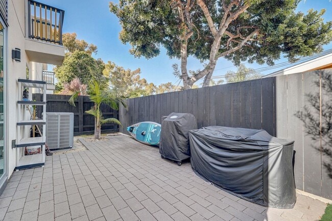 Building Photo - Available Modern Long Term Unfurnished home in Imperial Beach!