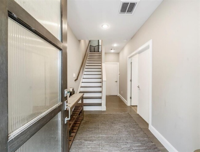 Building Photo - 3121 Leeland St