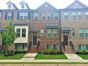 Building Photo - 4475 Donahue Ave