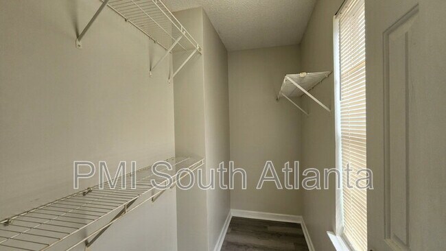 Building Photo - 1848 Carrington Dr