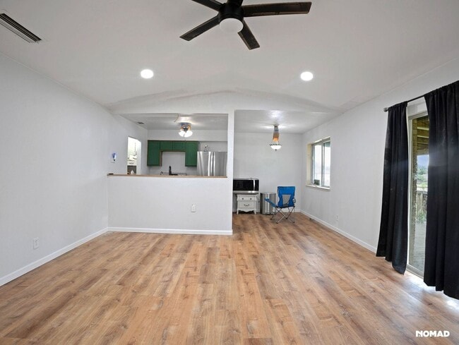 Building Photo - Charming 4BR House in Lancaster