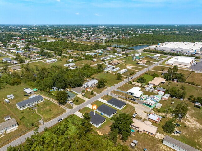 Building Photo - 526 Camellia Ave