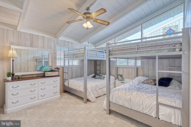 Building Photo - 366 Lake Meade Dr